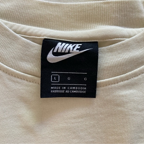 ✨100% Cotton✨ Nike Crop Top T-Shirt - Picture 3 of 4
